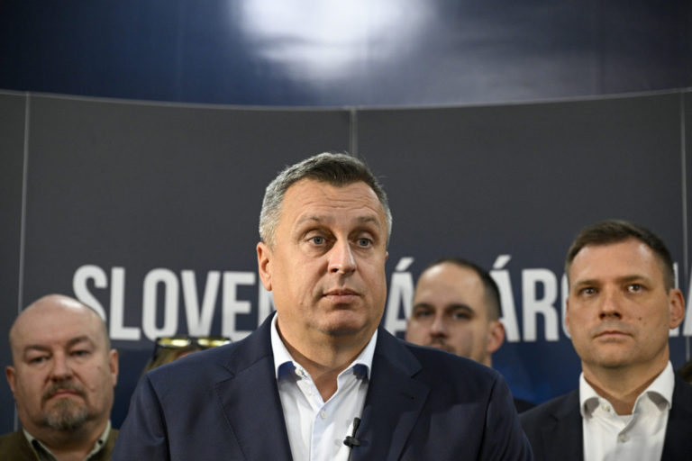 Prezidentka vedie prázdne reči a nevie čo číta, uviedla SNS k jej vystúpeniu v Národnej rade SR (video)