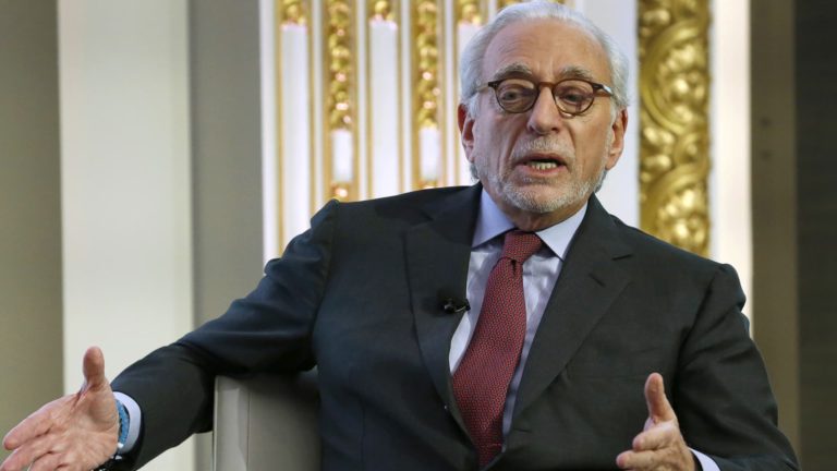 Nelson Peltz načrtáva plány na bitku Disney proxy