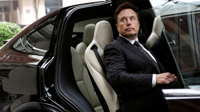 Tesla dáva Elonovi Muskovi výplatu 56 miliárd dolárov na hlasovanie akcionárov