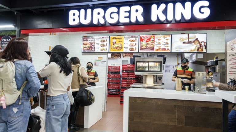 Vlastník Burger King Restaurant Brands kupuje Carrols, najväčšieho amerického franšízanta