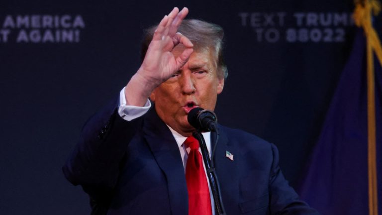 Trhy sa „uspokojili“ s rizikami víťazstva Trumpa, hovorí stratég
