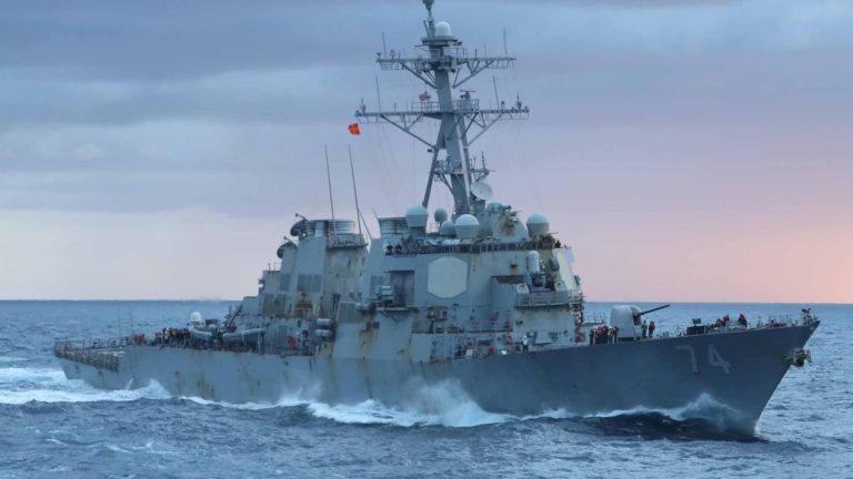 Ako chaos v Červenom mori vystavuje americké námorníctvo skúške