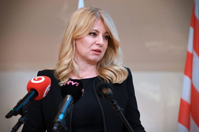 Prezidentka Čaputová nenabádala na zastavenie eurofondov, systém bŕzd a protiváh na Slovensku funguje
