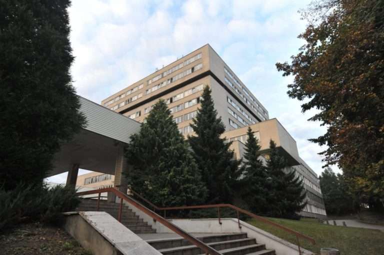 Tretia najväčšia štátna nemocnica je pre dlhy v exekúcii, o žalobe na Slovensko rozhodne Európsky súdny dvor