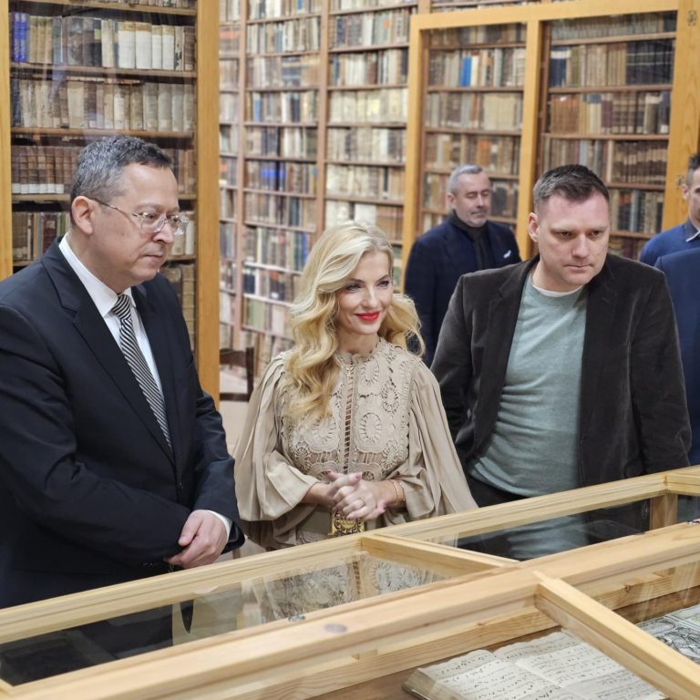 Ministri sľubujú pomoc pre unikátnu Lyceálnu knižnicu v Kežmarku, ktorá bola zatiaľ odkázaná žiť len z milodarov (video+foto)