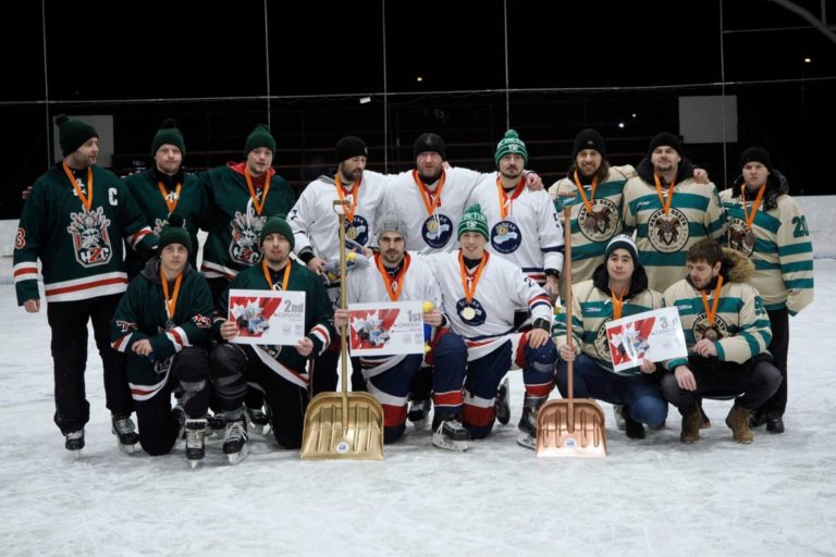 Majstrovstvá Česka a Slovenska v rybníkovom hokeji vyhrali Trenčania, finálový zápas sa rozhodol až v predĺžení