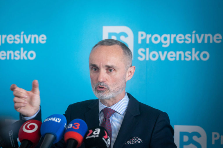 Valášek chce zaviesť transparentnejší model výberu riaditeľa SIS, aktuálny proces je vraj anomáliou