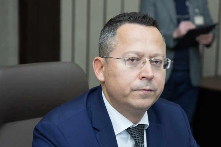 RRZ nesprávne prezentuje údaje o štátnom rozpočte, podľa Kamenického ministerstva má prestať politizovať