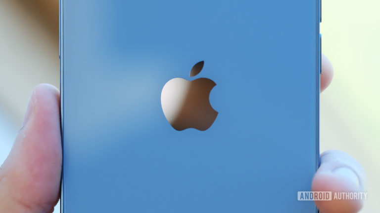 Apple čoskoro povolí konkurenčné obchody s aplikáciami na svojej platforme v EÚ