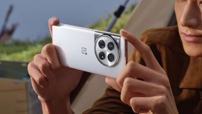 Periskopový fotoaparát OnePlus 12 prichádza do lacného telefónu