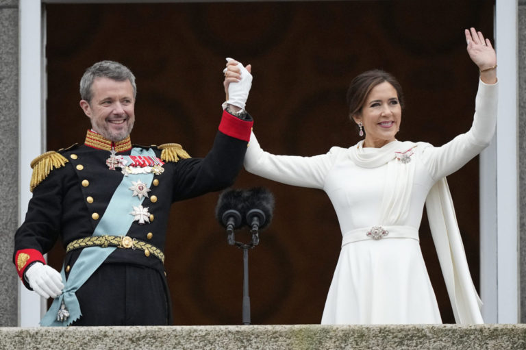 Dánsko má nového kráľa, Margaréta II. po piatich desaťročiach podpísala svoju abdikáciu