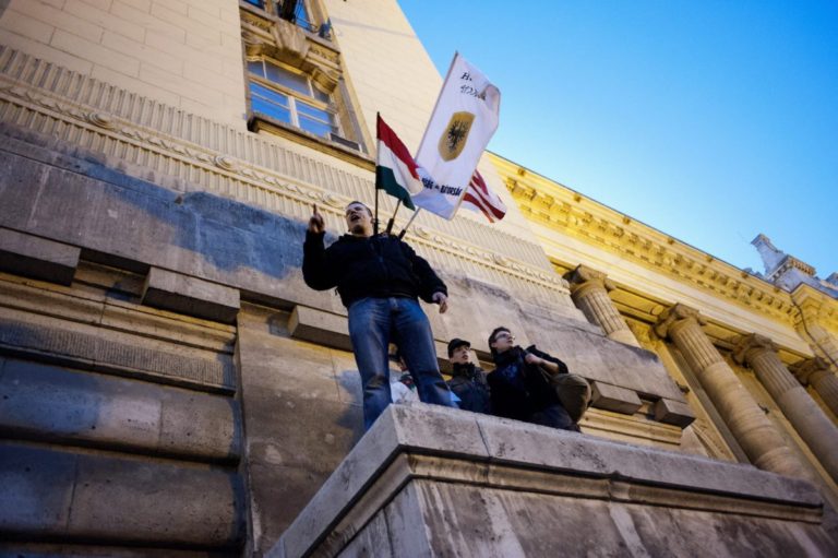 Líder krajne pravicovej strany Toroczkai vyslovil ďalší kontroverzný výrok. Ak Ukrajina padne, chce si nárokovať Zakarpatsko
