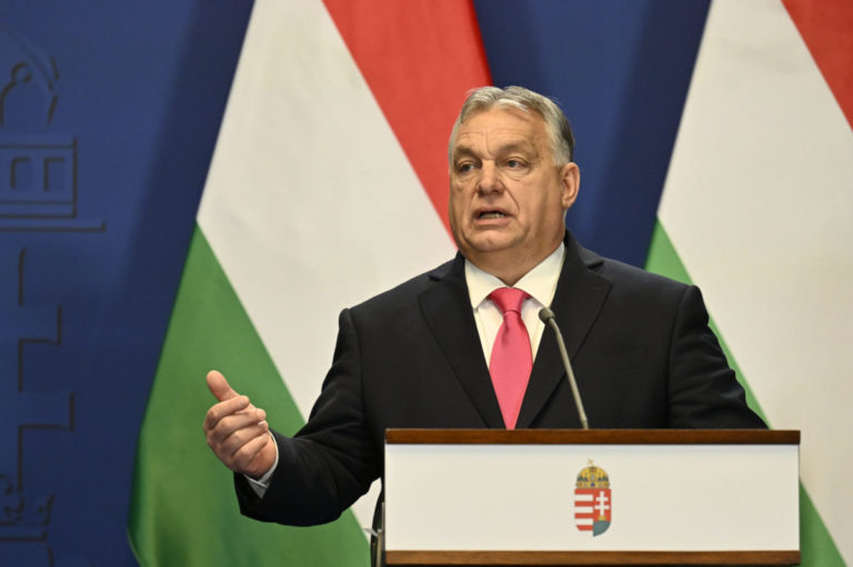 Orbán pozval švédskeho premiéra na diskusiu o členstve v NATO, podľa jeho slov vláda podporuje prijatie Švédska do aliancie