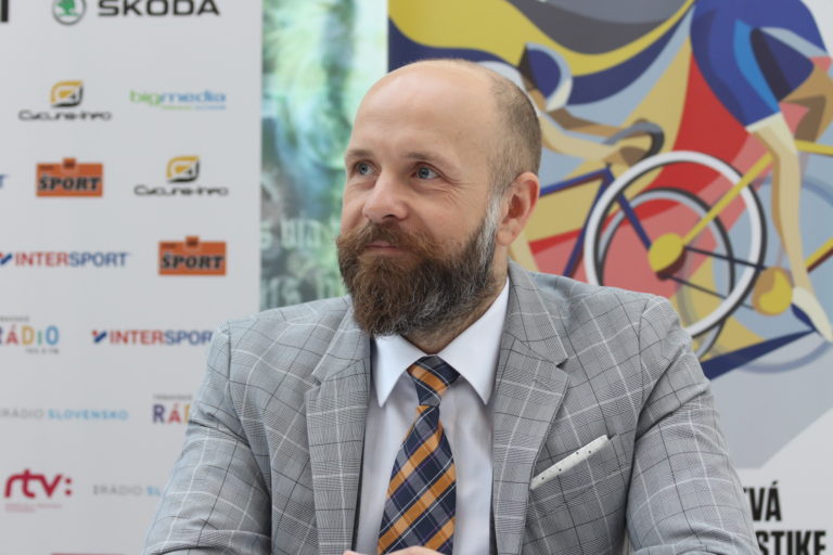 Primátor Trnavy Bročka má vďaka poslancom maximálny možný plat, vlani zarobil takmer 85-tisíc eur