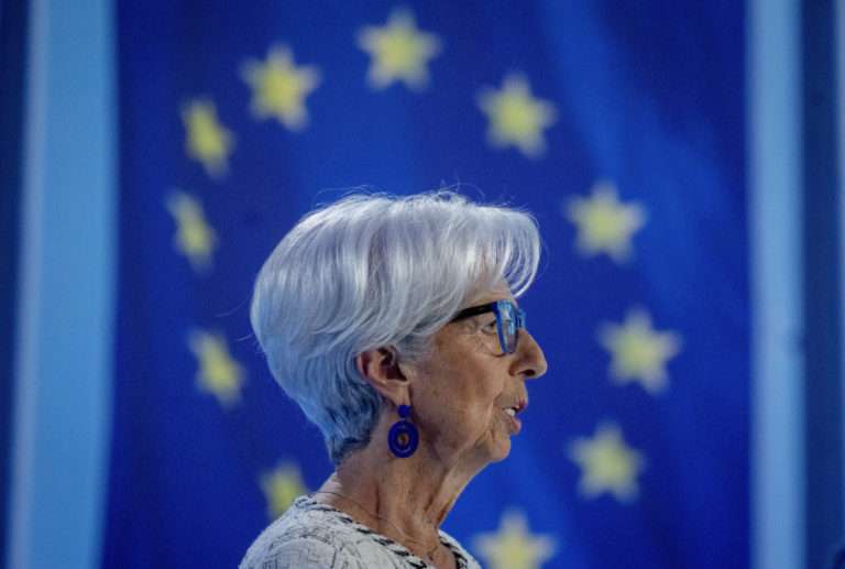 Európska centrálna banka podľa Lagardovej úroky príliš skoro nezníži, mohlo by to ohroziť pokrok Európy v boji proti inflácii