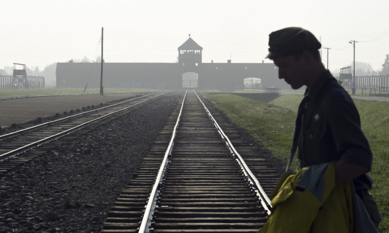 Pred 79 rokmi bol oslobodený koncentračný tábor v Osvienčime, svet si pripomína Medzinárodný deň pamiatky obetí holokaustu