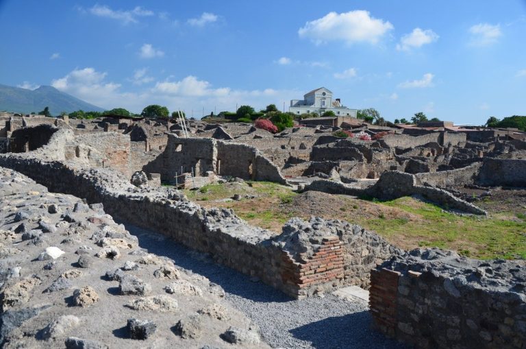 Žena verí, že dostala rakovinu z kliatby Pompejí