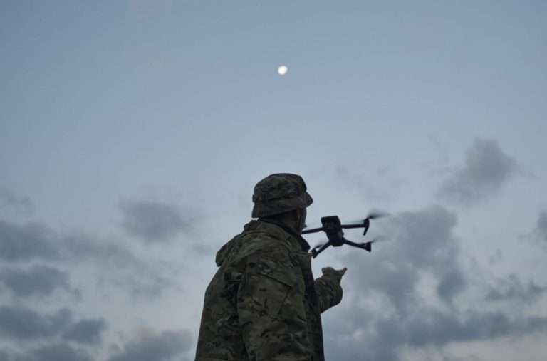 Rusi zostrelili jeden dron smerujúci k Moskve, na druhý deň padol ďalší neďaleko Petrohradu