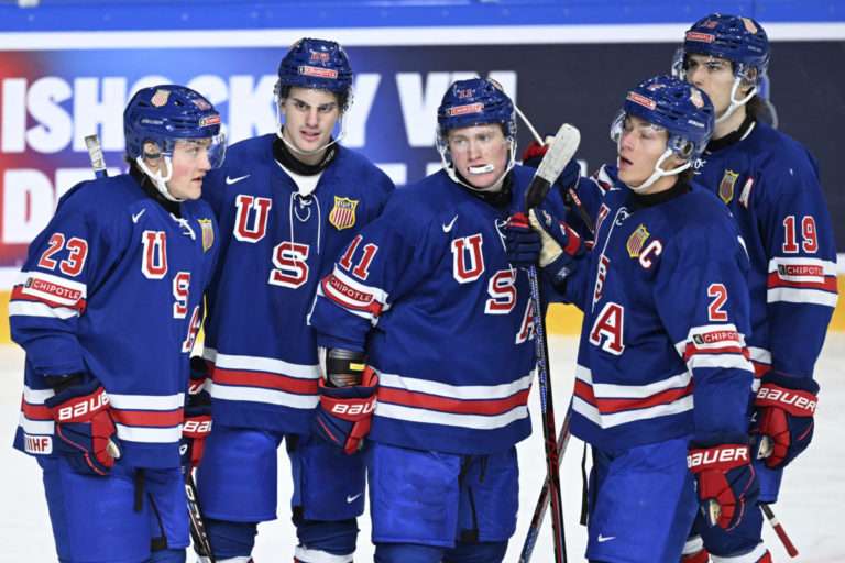 MS v hokeji do 20 rokov (semifinále): USA – Fínsko (online/video)