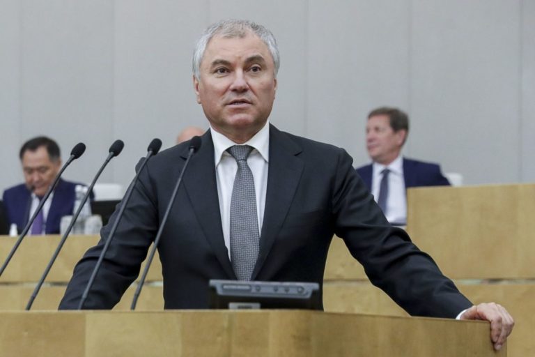 Kremeľ zvažuje plán konfiškácie majetku ľudí, Volodin ho nazval „zákon na darebákov“