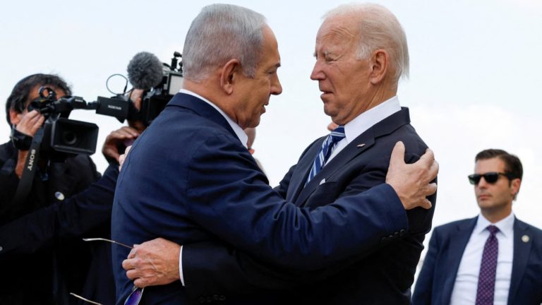 Biden čelí hnevu kľúčových arabsko-amerických voličov v primárkach v Michigane