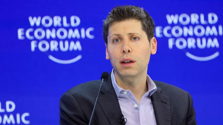 Sam Altman sa vracia do predstavenstva OpenAI, spoločnosť pridáva troch nových členov