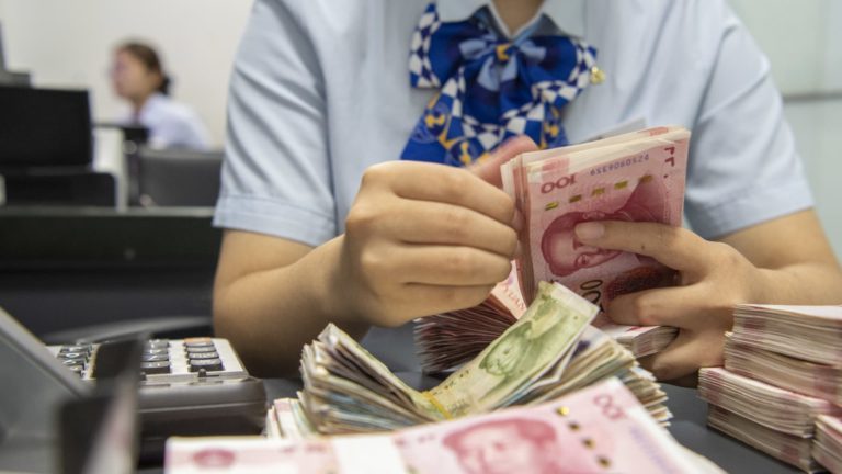 Čína prvýkrát od júna znížila základnú 5-ročnú úrokovú sadzbu