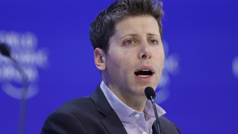 Generálny riaditeľ OpenAI, Sam Altman, má čisté milióny, keď sa Reddit dostane na burzu