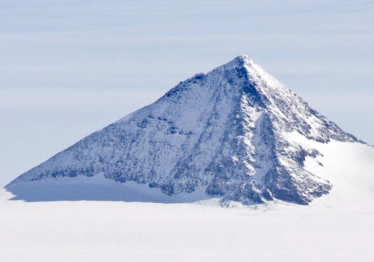 Záhada antarktických pyramíd: odkiaľ prišli?