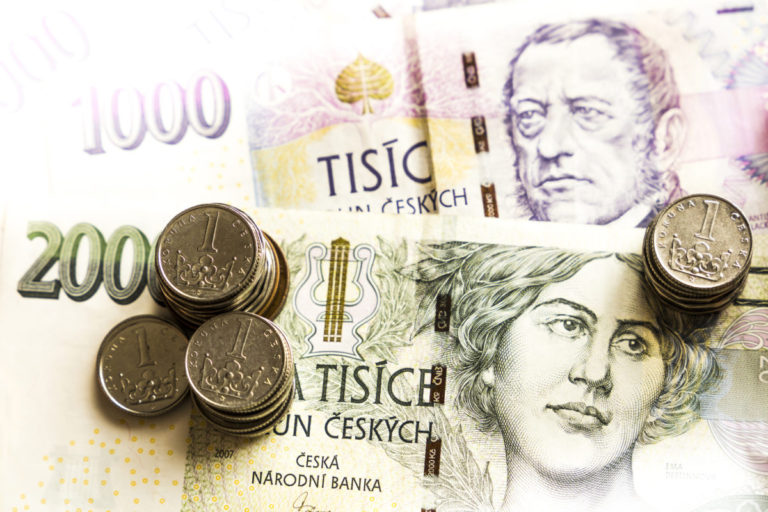 Česká národná banka znížila úrokovú sadzbu o pol percentuálneho bodu, chce tak podporiť ekonomiku
