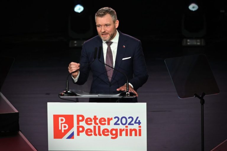 KDH nevylučuje v druhom kole prezidentských volieb aj podporu Pellegriniho, rozhodnutie podľa Hvoreckého padne na zasadnutí rady