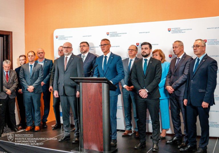 Zástupcovia samospráv podporujú zmeny v obstarávaní, novela značne urýchli rozvoj miest a obcí (video)