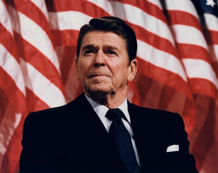 Posadnutosť prezidenta Ronalda Reagana mimozemskou inváziou