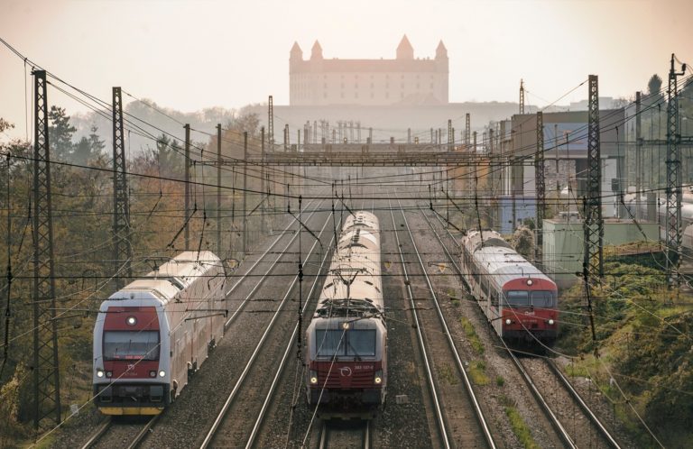 Prvá pravidelná zmena v železničnej doprave prináša viaceré novinky, ale aj obmedzenia