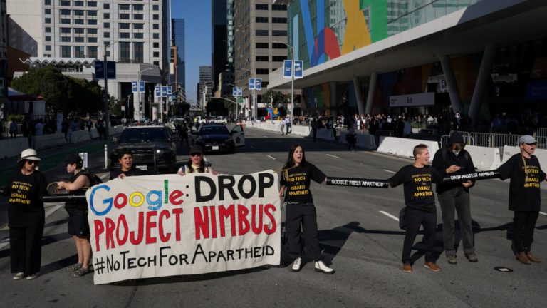 Google prepustil zamestnanca, ktorý protestoval proti izraelskej technickej akcii, zatvoril fórum