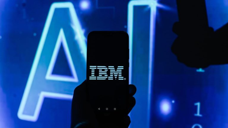 IBM ruší pracovné miesta v marketingu a komunikácii