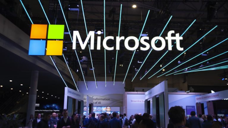 Microsoft si vybral Pavana Davuluriho, aby viedol Windows a Surface