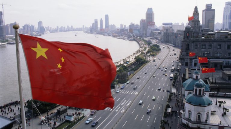 Čína sa možno bude musieť uchýliť k osvedčenej taktike, aby podporila svoj „nový skok vpred“