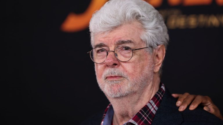 George Lucas podporuje generálneho riaditeľa spoločnosti Disney Boba Igera v boji so zástupcom Nelsona Peltza
