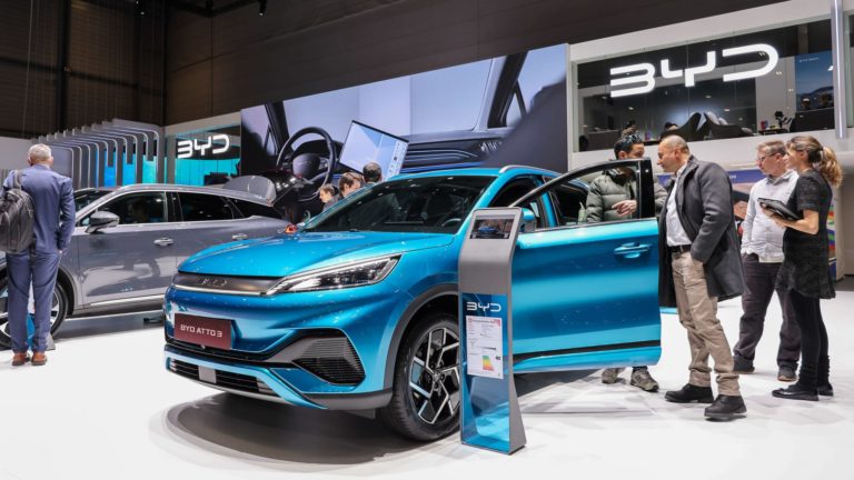 Vozidlá vyrobené v Číne budú v tomto roku tvoriť štvrtinu európskeho predaja elektrických vozidiel