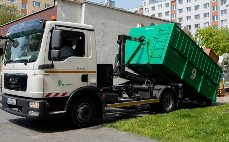 Petržalka počas marca a apríla pristaví veľkokapacitné kontajnery v 84 lokalitách, ide o prevenciu voči tvorbe čiernych skládok