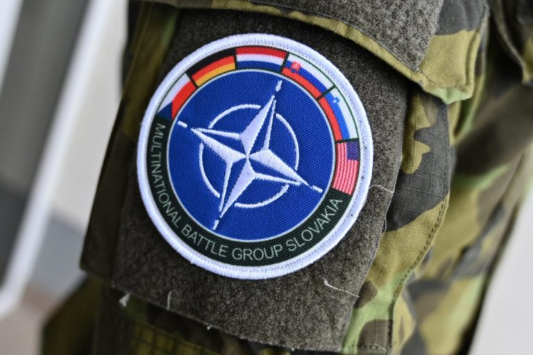 Prítomnosť síl NATO vo vojne nie je nepredstaviteľná, vyslanie západných jednotiek na Ukrajinu navrhol sám Macron