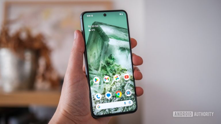 Google potvrdzuje, že Gemini Nano napokon príde na bežný Pixel 8 (aktualizované)