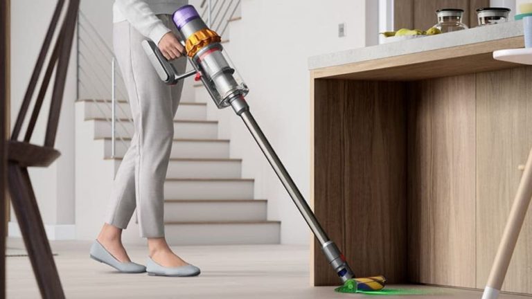 Bezdrôtový vysávač Dyson V15 Detect je len dnes so zľavou 180 USD