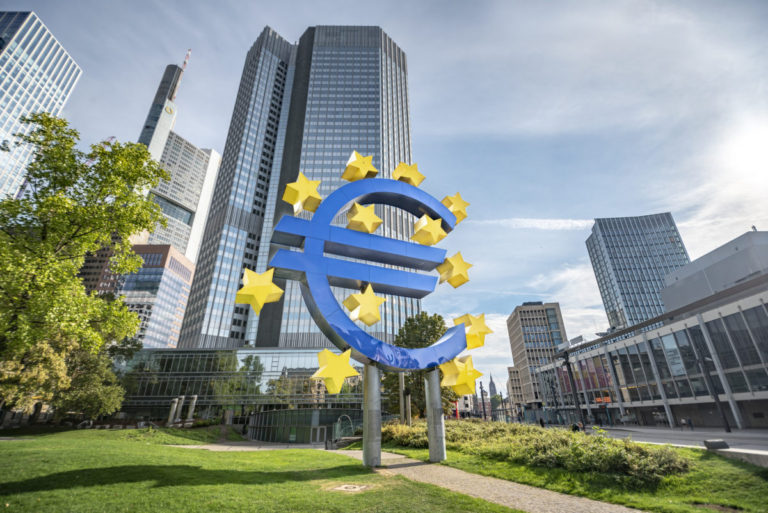 Európska centrálna banka úroky neznížila, čaká na potvrdenie, že inflácia je natrvalo pod kontrolou