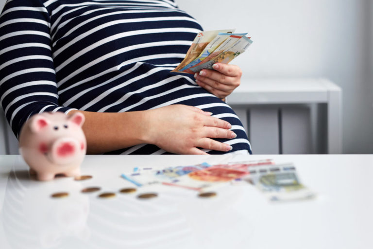 Tehotenské dávky dostalo v januári 17 tisíc žien, rozdiel v dávke môže byť až 150 eur. Aká bude maximálna dávka na budúci rok?