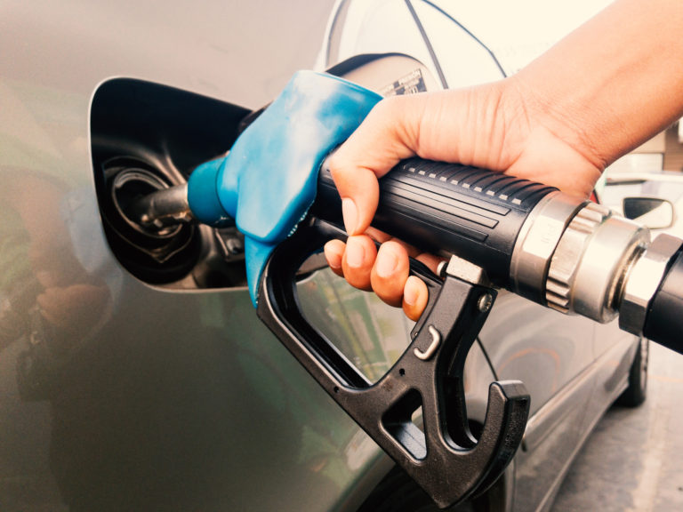 Ceny palív na slovenských čerpačkách sa výraznejšie nezmenia, tvrdia analytici, možný je však mierny pokles