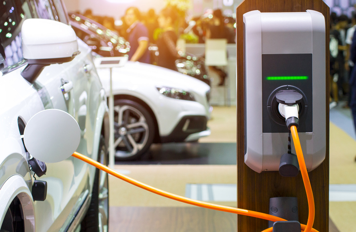 Ľudia vlastniaci elektromobily môžu byť aj naďalej pokojní, ceny elektriny pre nabíjanie sa nebudú výrazne meniť