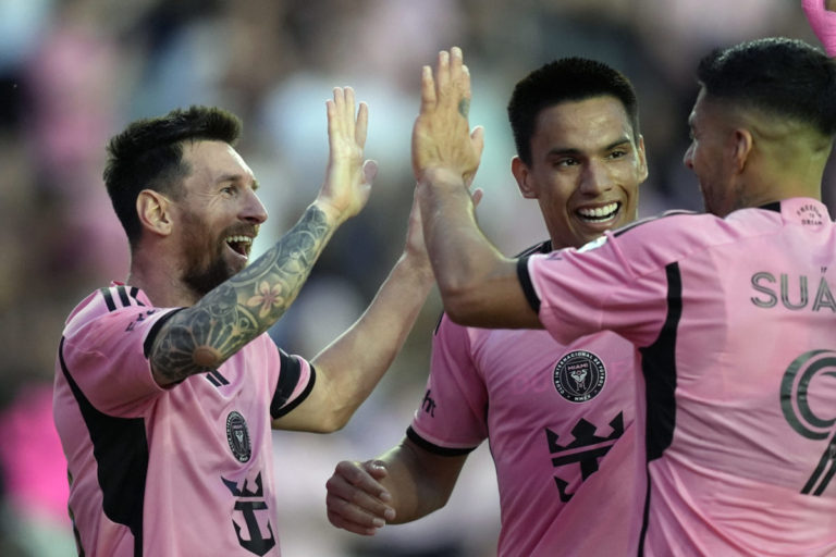 Messi so Suárezom zaspomínali na spoločné časy v FC Barcelona a k triumfu Interu Miami prispeli dokopy štyrmi gólmi