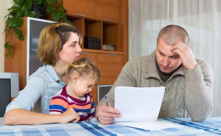 Klesá počet poberateľov pomoci v hmotnej núdzi, ktorí poberajú pomoc do štátu viac ako sedem rokov